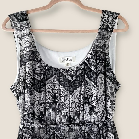 NWOT Soho Apparel Women's Whimsigoth Maxi Dress Black White Dark Floral Size 14W - Picture 2 of 7